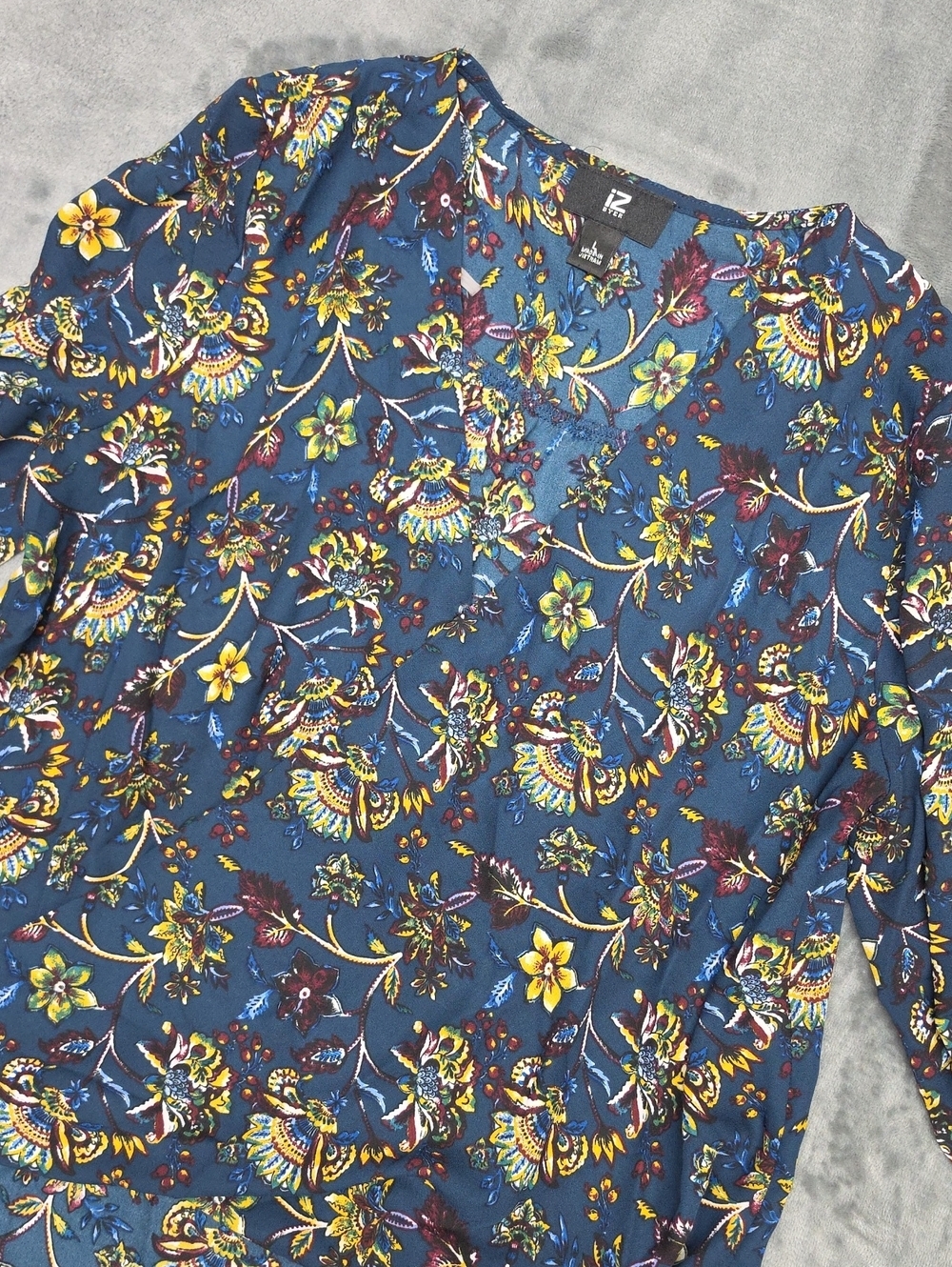 IZ Byer Womens L Blue Floral Crossover V Neck Hi Low Blouse Flowy Boho